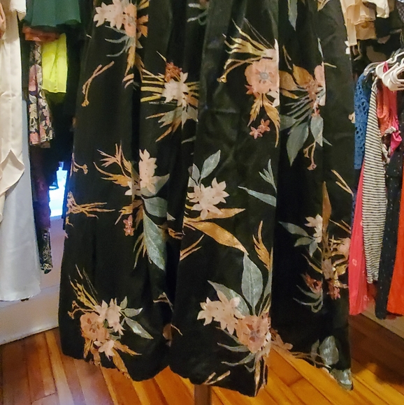 TAYLOR & SAGE DRESS- SIZE MEDIUM - Picture 4 of 8